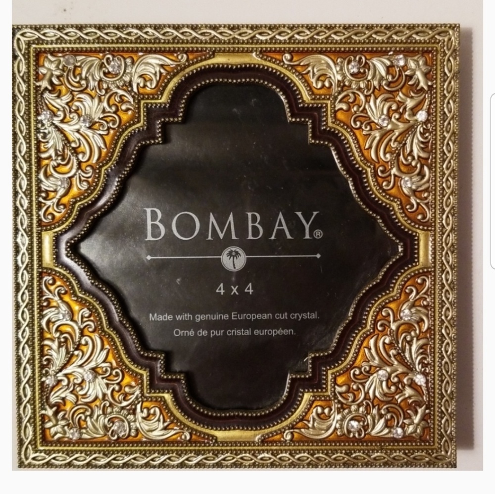 4x4 Square Picture Frame w/crystal accents